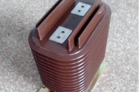 如何區(qū)分電壓互感器和電流互感器？